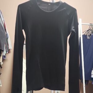 Lululemon Black Swiftly Tech Shirt, Size 2